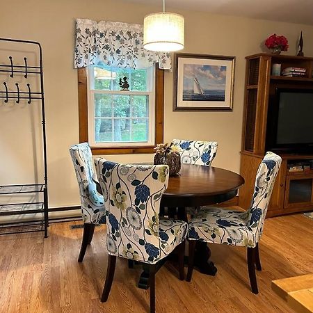 Cozy Bungalow Just Minutes From Mystic, Westerly Beaches, Boating And Casinos! Bungalow Groton Exterior photo