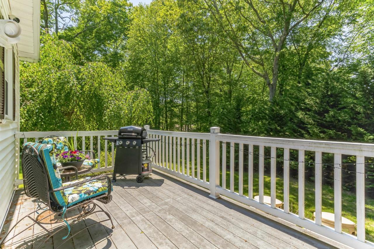 Cozy Bungalow Just Minutes From Mystic, Westerly Beaches, Boating And Casinos! Bungalow Groton Exterior photo
