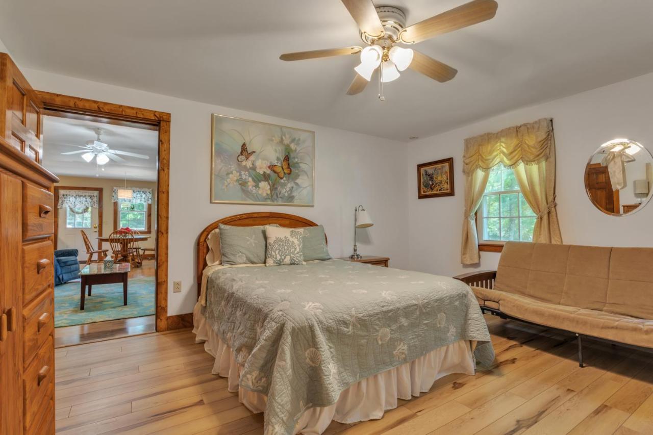 Cozy Bungalow Just Minutes From Mystic, Westerly Beaches, Boating And Casinos! Bungalow Groton Exterior photo