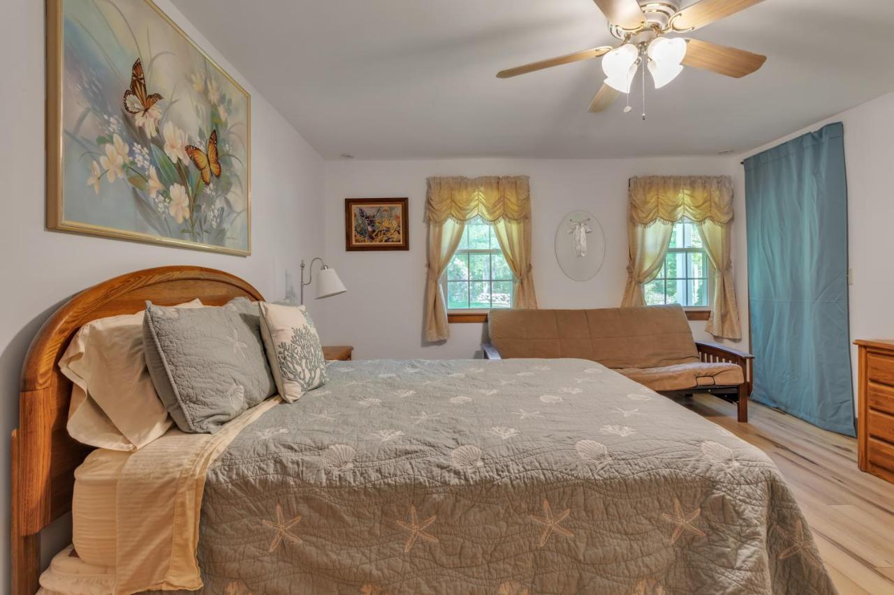 Cozy Bungalow Just Minutes From Mystic, Westerly Beaches, Boating And Casinos! Bungalow Groton Exterior photo